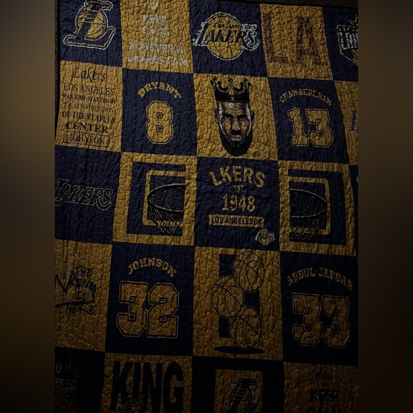 LEBRON JAMES APPAREL - Picture 3 of 3